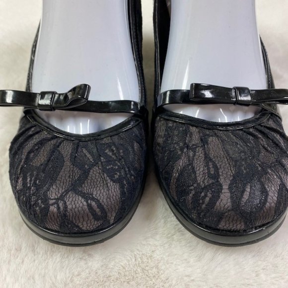 SO Wear It Declare It Lace Patent Bow Mary Jane Goth Pumps, size 8 M - Picture 3 of 14